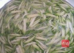 凉拌丝瓜的做法图解3