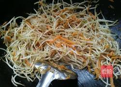 豆芽炒胡萝卜丝儿的做法图解6