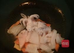 鱿鱼炒甜椒的做法图解4