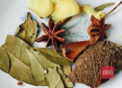 梅干扣肉的做法图解2