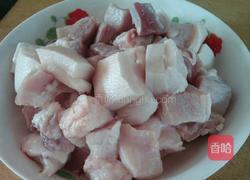 红烧肉炖土豆的做法图解1