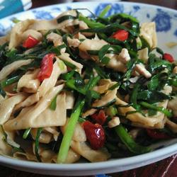 井冈山豆腐皮炒肉的做法[图]