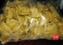 井冈山豆腐皮炒肉的做法图解1