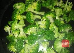 西兰花炒犹鱼的做法图解4