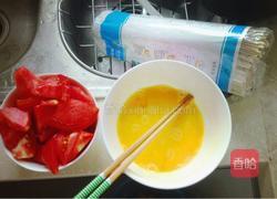 蕃茄炒蛋面的做法图解2