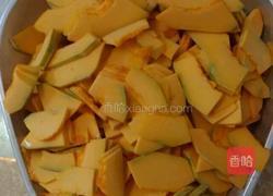 甜糯南瓜饼的做法图解1