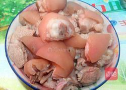 香菇炖猪脚的做法图解3