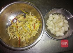 黄花拌百合的做法图解2