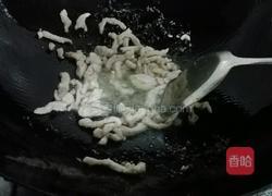 瘦肉炒嫩姜的做法图解3