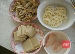 卤豆制品,鸡翅的做法图解1
