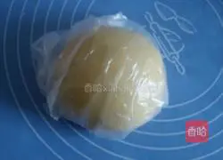 Illustration of how to make red bean paste mooncakes 8