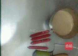 火腿肠黑胡椒沙拉酱面包的做法图解1