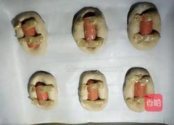 火腿肠黑胡椒沙拉酱面包的做法图解4