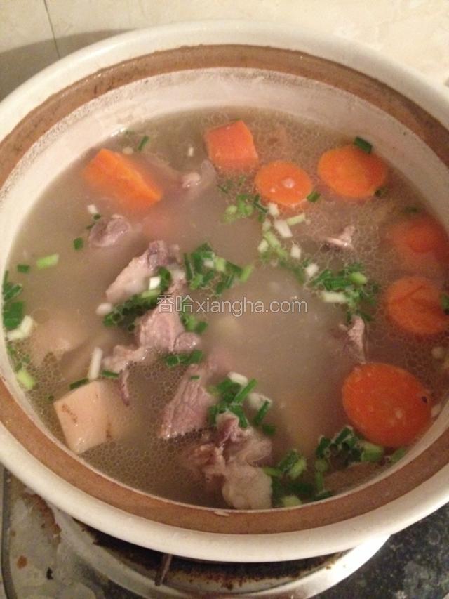 砂锅煲筒子骨