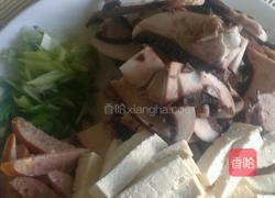 蘑菇香肠豆腐的做法图解3