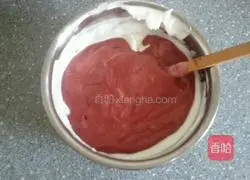 Red Velvet Cake Recipe Illustration 12