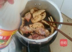 猪手焖莲藕的做法图解3