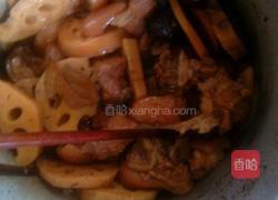 猪手焖莲藕的做法图解4