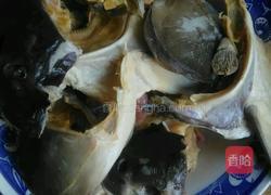 芹菜辣椒炖咸鱼的做法图解2