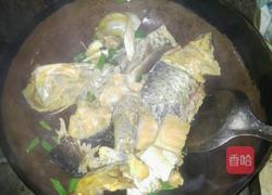 芹菜辣椒炖咸鱼的做法图解3
