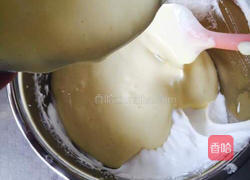 戚风蛋糕的做法图解10