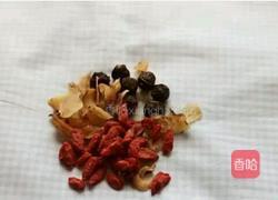 养颜银耳汤的做法图解1