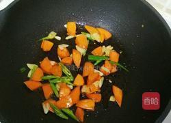 咸肉焖菜花的做法图解1