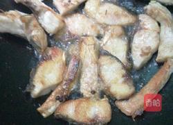 煎草鱼块的做法图解1