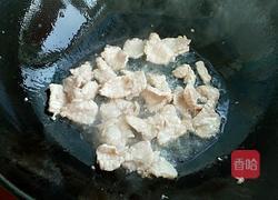 西兰花炒肉的做法图解3