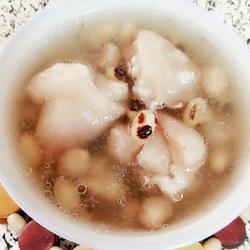 花生白豆猪蹄汤的做法[图]