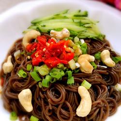 凉拌酸辣蕨根粉的做法[图]