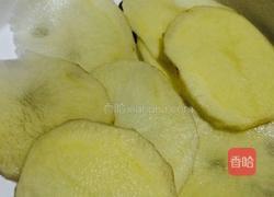 微波炉烤薯片的做法图解1