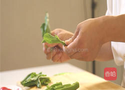 芥蓝炒腊肉的做法图解1