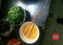 简单的养生。鸡蛋炒韭菜。的做法图解1