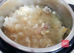 莲子百合银耳蜜枣排骨汤的做法图解9