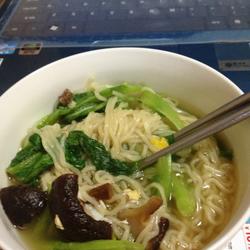 香菇青菜鸡蛋面的做法[图]
