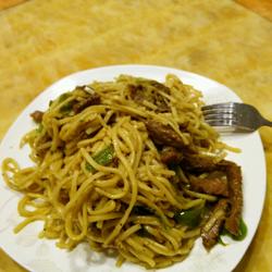 牛肉炒拉面的做法[图]