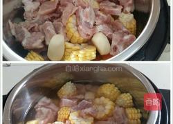 玉米胡萝卜马蹄排骨汤的做法图解7