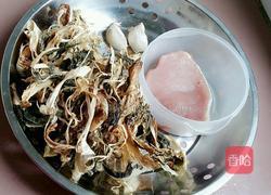 蒜蓉菜干肉片的做法图解1