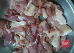 咸虾酱蒸猪肉的做法图解2