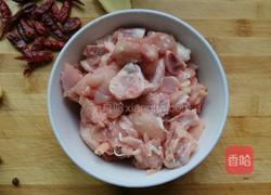 核桃仁麻辣鸡的做法图解2