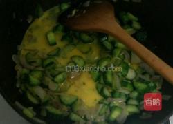 洋葱黄瓜炒鸡蛋的做法图解6