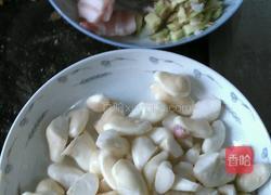 菱角小炒肉的做法图解1