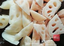 莲藕煲猪脚的做法图解5