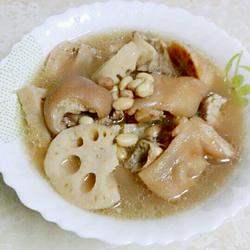 莲藕煲猪脚的做法[图]
