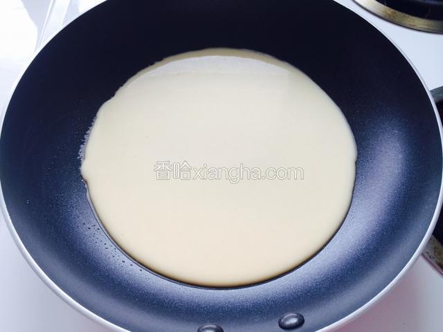 倒入面糊 开始煎咯