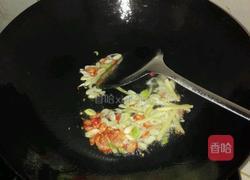 火腿肠炒毛豆米的做法图解1