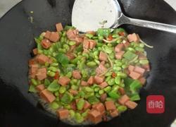 火腿肠炒毛豆米的做法图解3