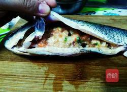 鲫鱼塞肉的做法图解7