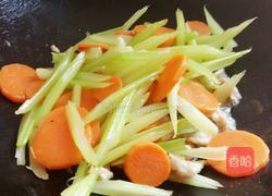 芹菜胡萝卜肉片的做法图解8